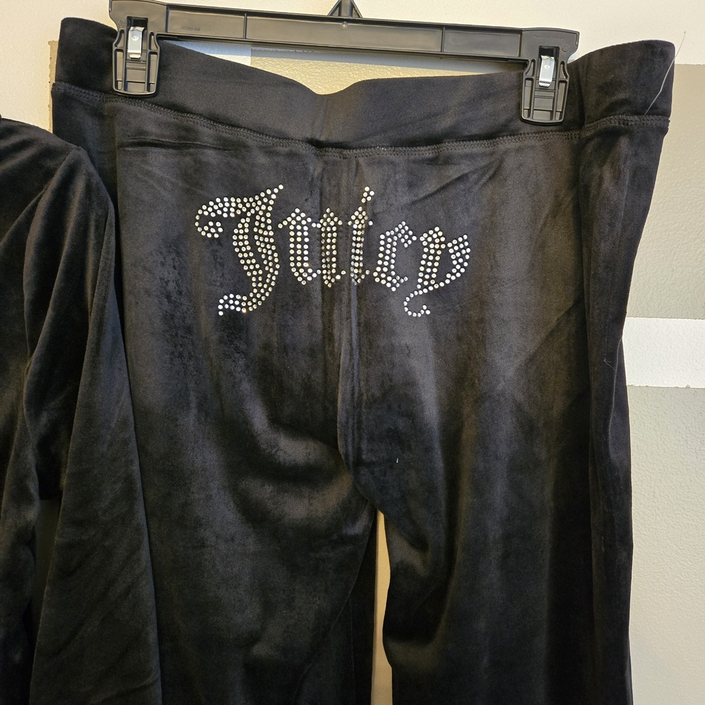 Juicy Couture Black Velour Set with Rhinestones - Picture 4 of 6